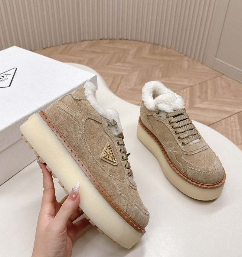 Pra*a casual shoes
